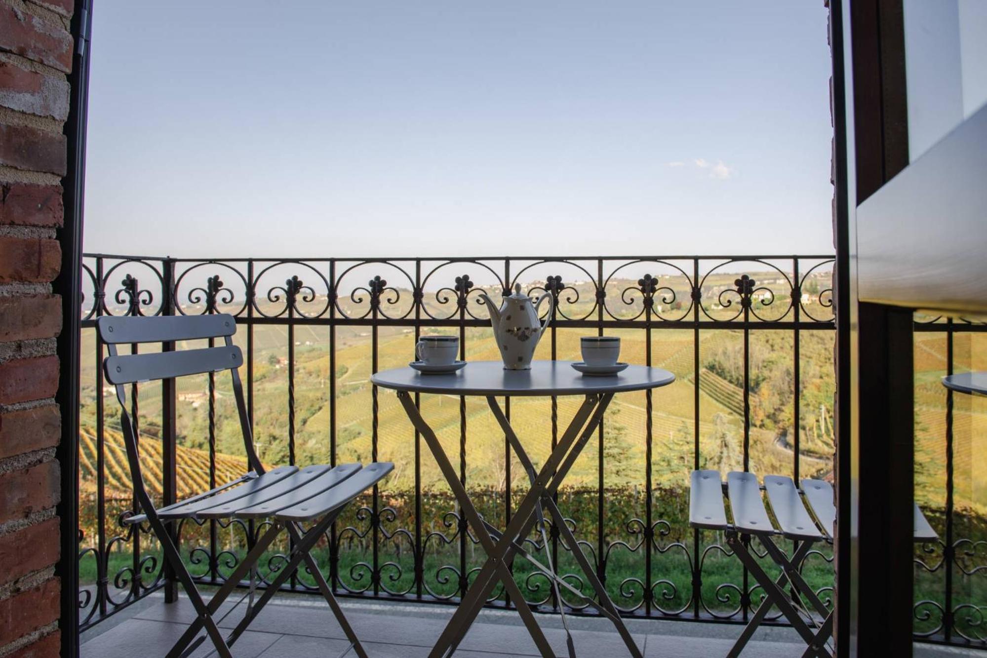 Casa Rubbo - Appartamento In Collina 'Monviso' ألبا المظهر الخارجي الصورة